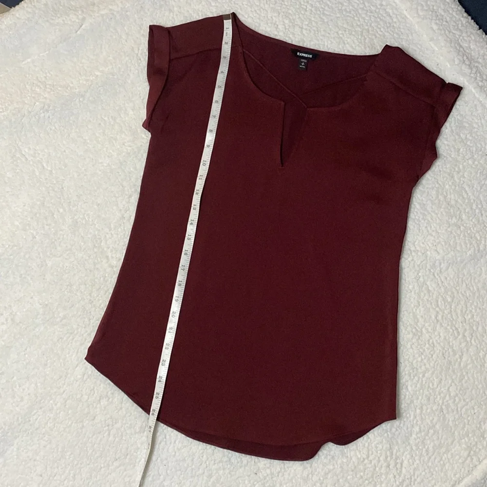 Express Cross Front Keyhole Blouse - Picture 2 of 5